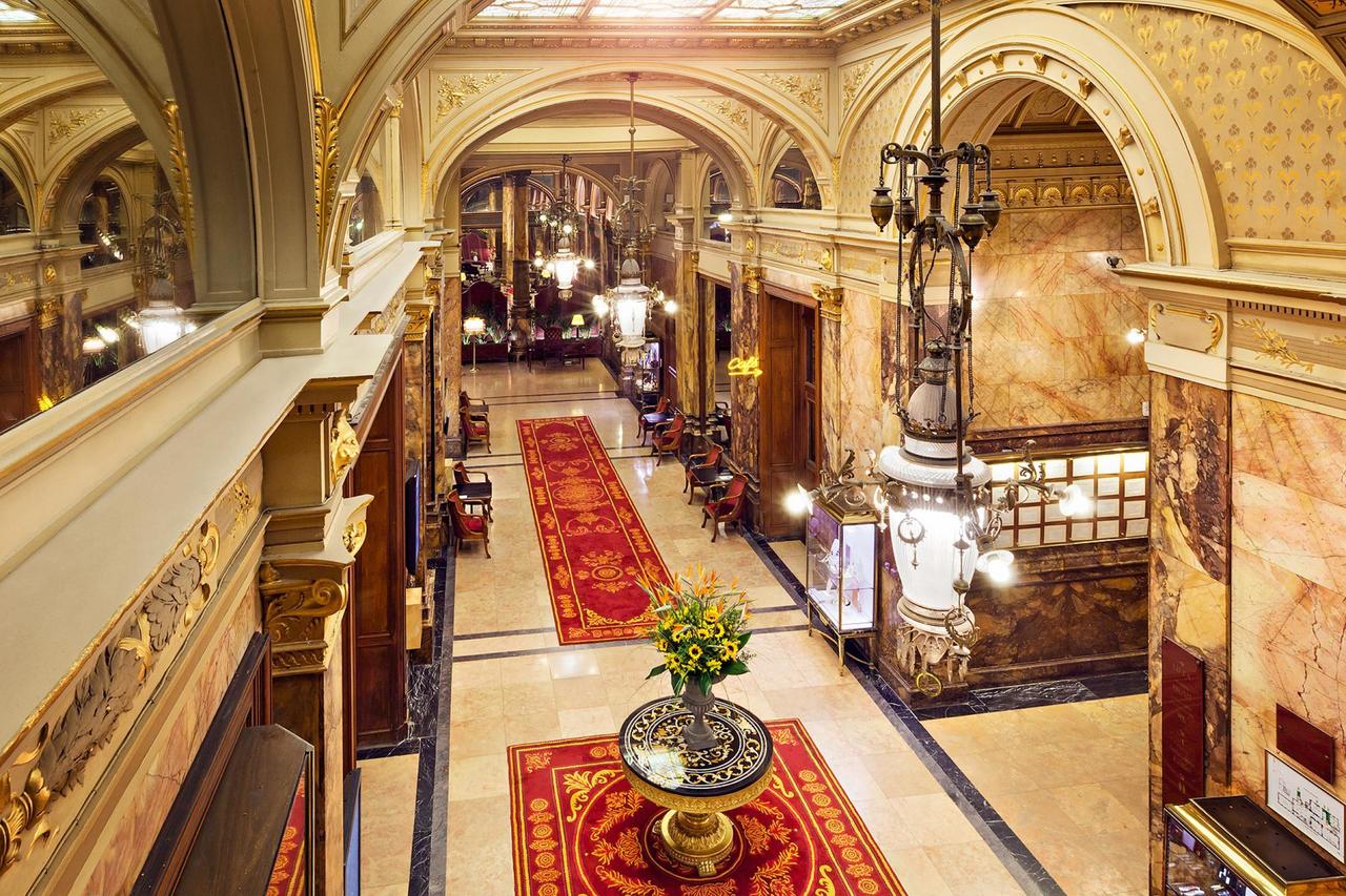 Lobby at Hotel Metropole