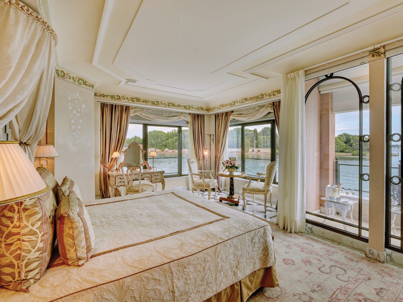 bedroom at Belmond Hotel Cipriani
