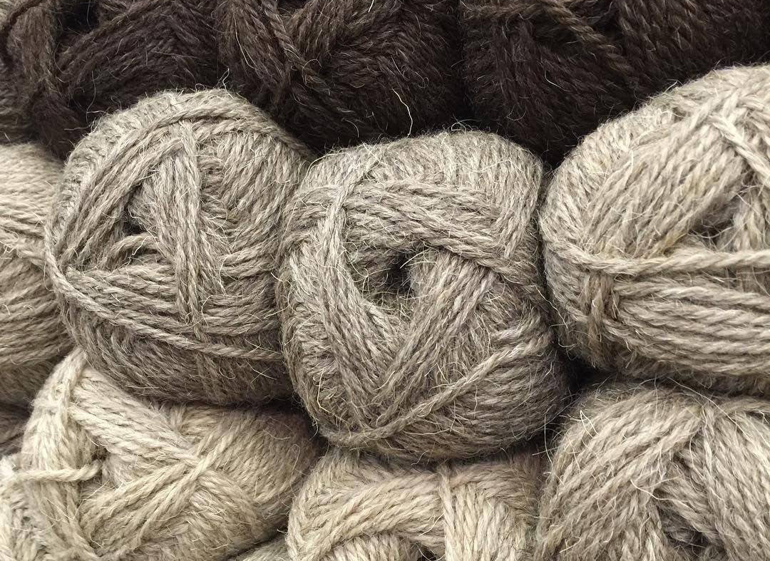 100% Natura Undyedl wool yarn
