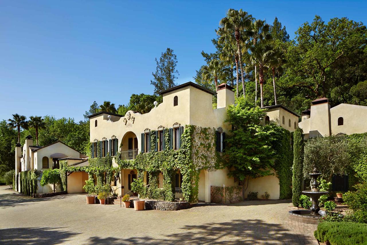 Exterior of Kenwood Inn and Spa in Sonoma