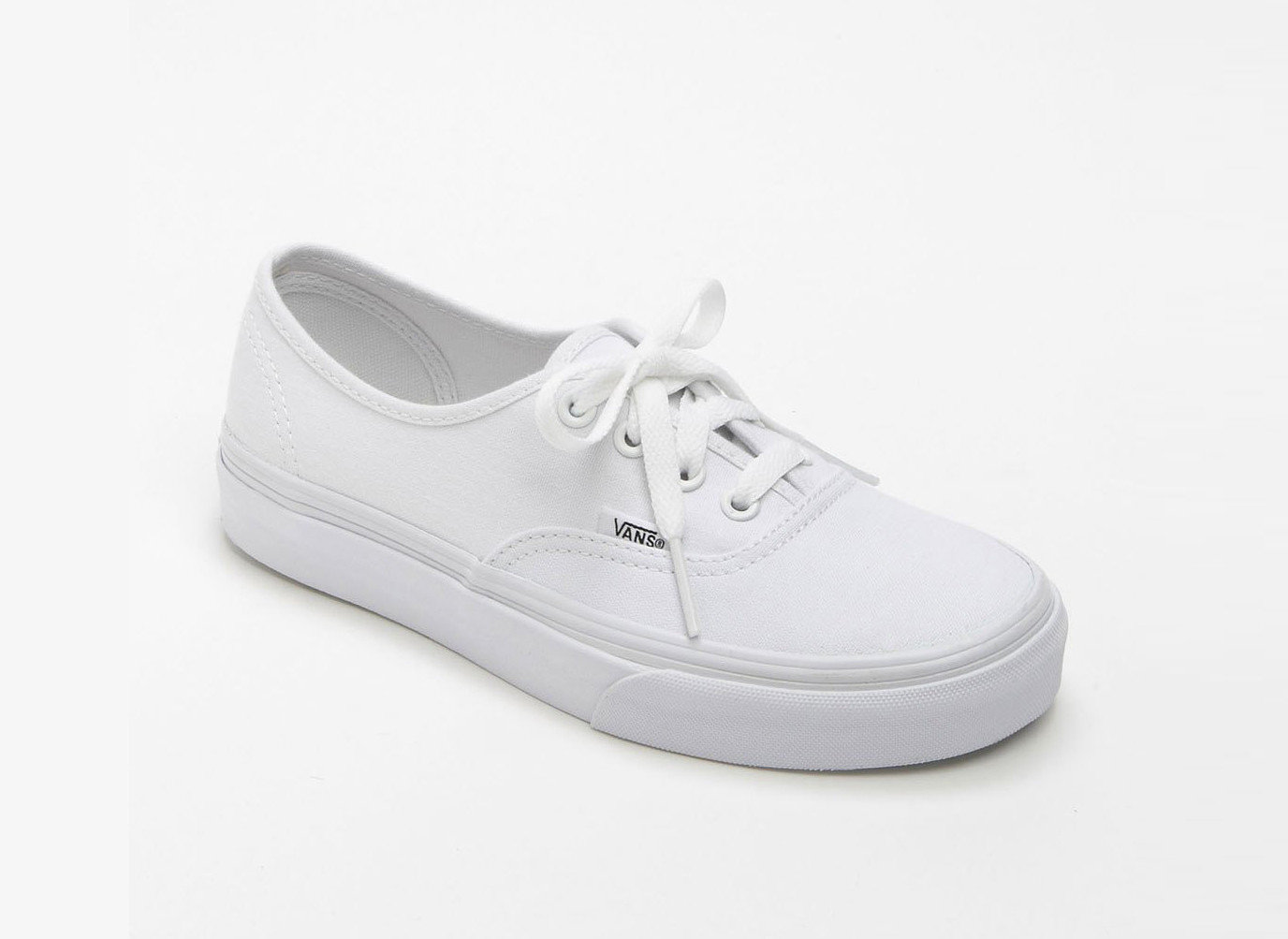 white casual sneaker